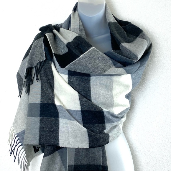 Fraas Feel Cashmink Gray Black Plaid Scarf - Picture 1 of 10